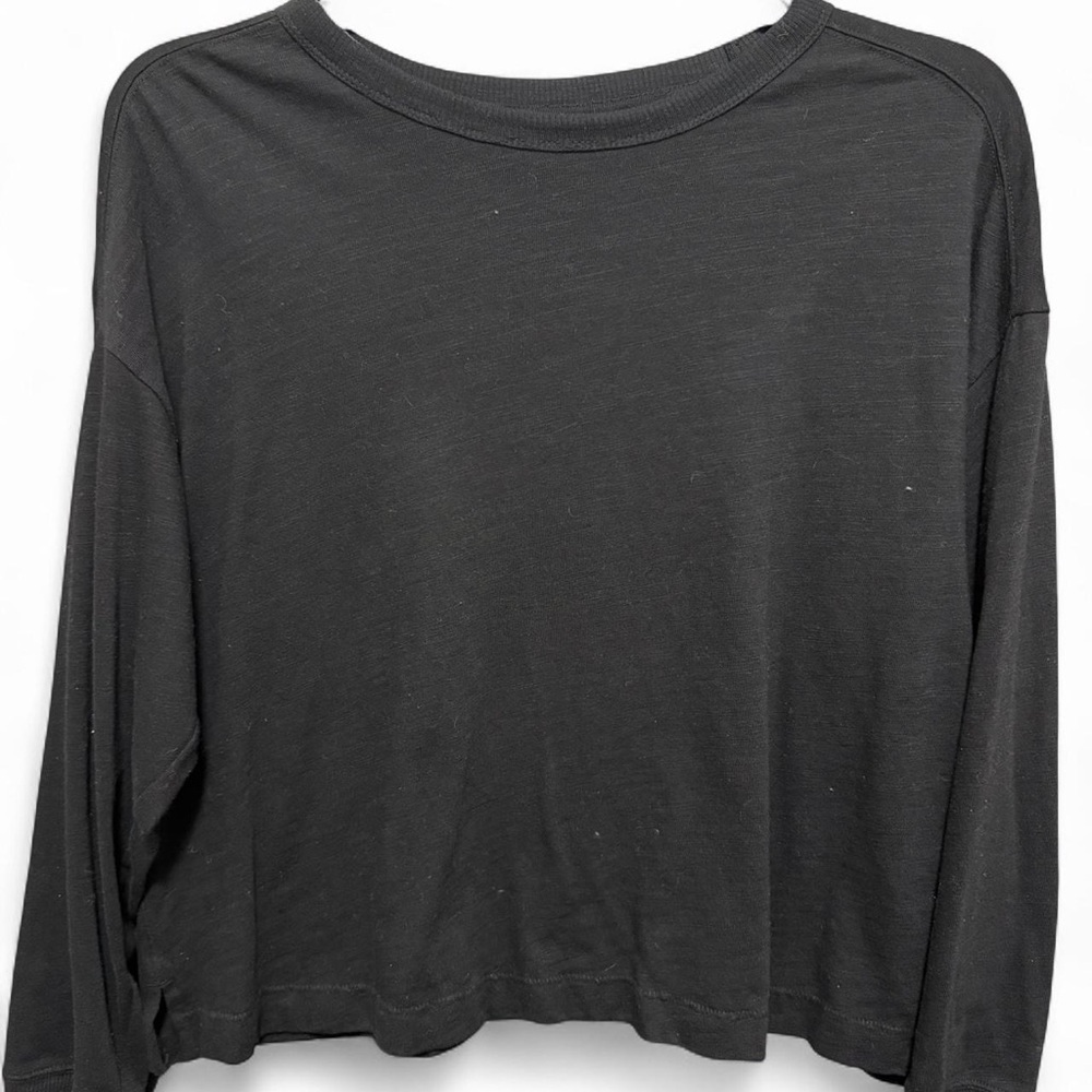 Old Navy Black Long Sleeve Crewneck Tee